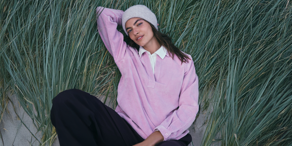 FARBA AKO DETAIL – oversize v jemnom tóne