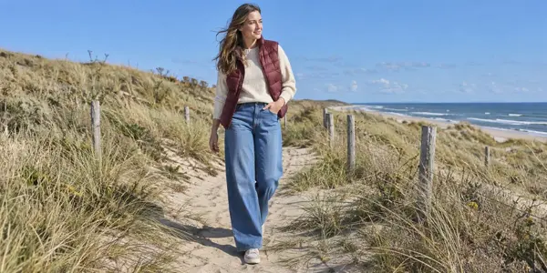 DÁMSKE JEANS NA JESEŇ 2026 – wide leg zostávajú výraznou súčasťou sezóny