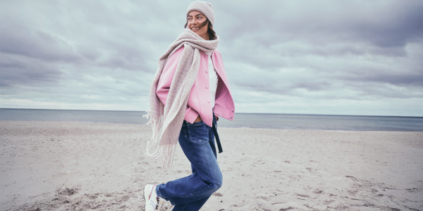 MESTSKÁ POHODA – minimalistická mikina a elegantný strih