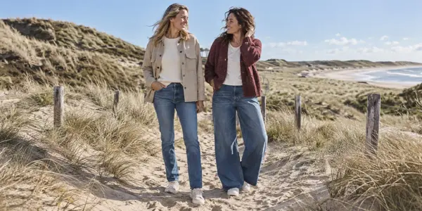 AKO KOMBINOVAŤ JEANS NA JESEŇ – pracujte s farbami a textúrami