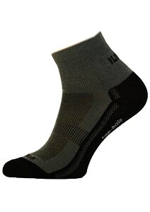Kotníčkové ponožky Benet K027 černá