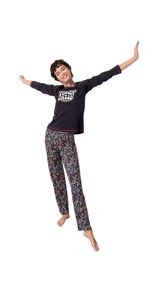 Mladistvé dámské pyžamo s potiskem